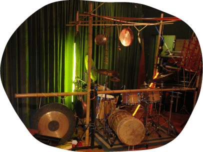 Klangstation von einem Schlagzeug von Bernhard Gedrat